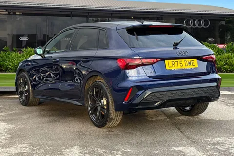 LR75DWE Audi A3 Black Edition 40 TFSI e  204 PS S tronic Thumbnail #3