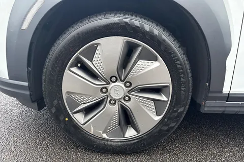 23 of 50 for Hyundai Kona 64kWh Premium Auto 5dr