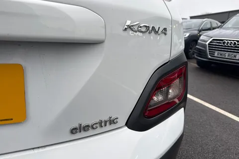 28 of 50 for Hyundai Kona 64kWh Premium Auto 5dr