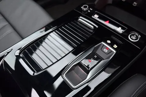 KY25FMF Audi Q6 E-Tron Q6 SUV S line e-tron performance  225,00 kW Thumbnail #24