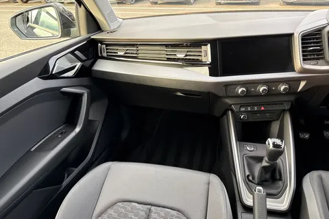  Audi A1 1.0 TFSI 30 Sport Sportback Euro 6 (s/s) 5dr Thumbnail #15