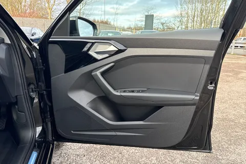  Audi A1 1.0 TFSI 30 Sport Sportback Euro 6 (s/s) 5dr Thumbnail #38