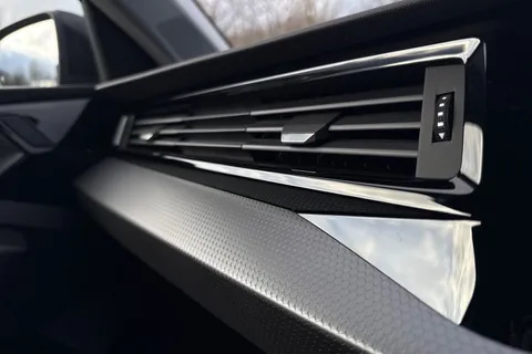  Audi A1 1.0 TFSI 30 Sport Sportback Euro 6 (s/s) 5dr Thumbnail #40