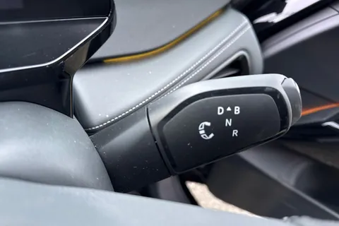 23 of 46 for Volkswagen ID.3 150kW Match Pro 59kWh 5dr Auto | 18'' Alloy Wheels | Ambient Lighting