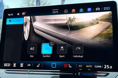 30 of 46 for Volkswagen ID.3 150kW Match Pro 59kWh 5dr Auto | 18'' Alloy Wheels | Ambient Lighting