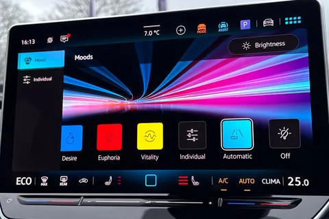 33 of 46 for Volkswagen ID.3 150kW Match Pro 59kWh 5dr Auto | 18'' Alloy Wheels | Ambient Lighting