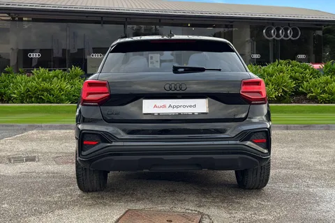 DE75YGO Audi Q2 Black Edition 35 TFSI  150 PS S tronic Thumbnail #5