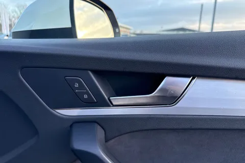 NL71XJF Audi Q5 S line 50 TFSI e quattro 299 PS S tronic Thumbnail #22