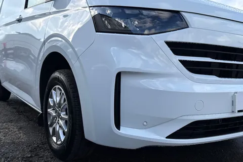 PJ75WBV Volkswagen Transporter T28 Panel Van Commerce Pro SWB 110 PS 2.0 TDI 6sp Manual Thumbnail #9