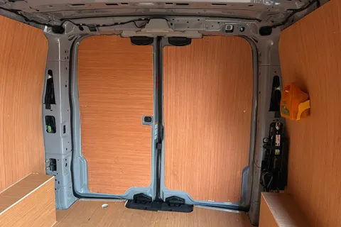 BG25EDX Volkswagen Transporter 2.0 TDI 150 Commerce Plus Van Auto Thumbnail #14