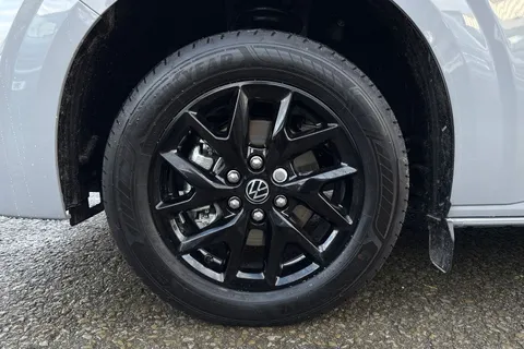 PJ75YDH Volkswagen Transporter T28 Panel Van Commerce Pro SWB 110 PS 2.0 TDI 6sp Manual Thumbnail #12