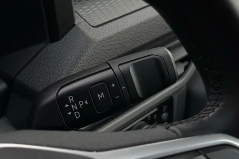 BG25EDX Volkswagen Transporter 2.0 TDI 150 Commerce Plus Van Auto Thumbnail #20