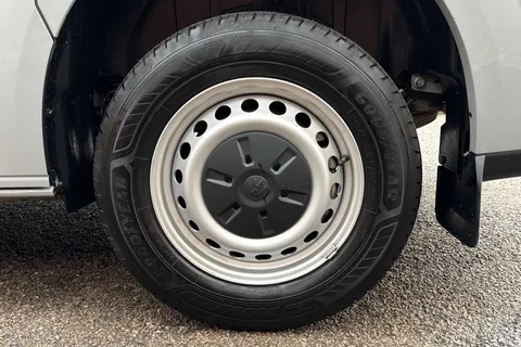 BG25EDX Volkswagen Transporter 2.0 TDI 150 Commerce Plus Van Auto Thumbnail #23