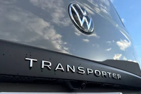 PJ75YDH Volkswagen Transporter T28 Panel Van Commerce Pro SWB 110 PS 2.0 TDI 6sp Manual Thumbnail #25