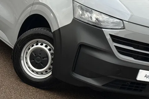 BG25EDX Volkswagen Transporter 2.0 TDI 150 Commerce Plus Van Auto Thumbnail #29