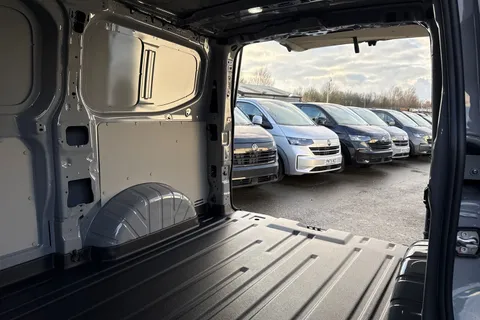 PJ75YDH Volkswagen Transporter T28 Panel Van Commerce Pro SWB 110 PS 2.0 TDI 6sp Manual Thumbnail #27