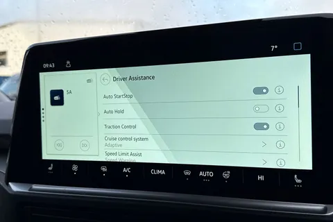 PJ75YDH Volkswagen Transporter T28 Panel Van Commerce Pro SWB 110 PS 2.0 TDI 6sp Manual Thumbnail #35