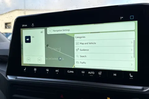 PJ75YDH Volkswagen Transporter T28 Panel Van Commerce Pro SWB 110 PS 2.0 TDI 6sp Manual Thumbnail #38