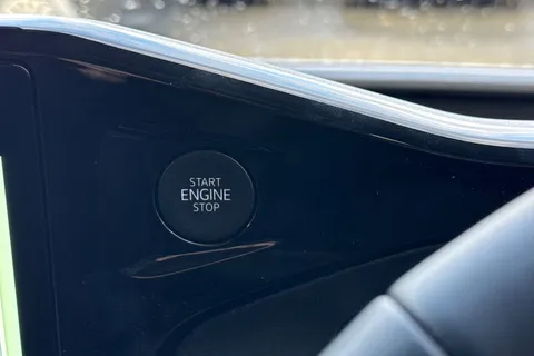 PJ75YDH Volkswagen Transporter T28 Panel Van Commerce Pro SWB 110 PS 2.0 TDI 6sp Manual Thumbnail #44