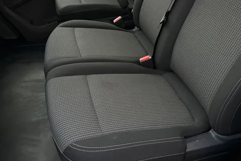 BG25EDX Volkswagen Transporter 2.0 TDI 150 Commerce Plus Van Auto Thumbnail #52