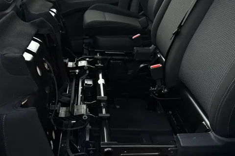 BG25EDX Volkswagen Transporter 2.0 TDI 150 Commerce Plus Van Auto Thumbnail #53