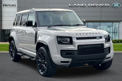  Land Rover Defender 110 4.4 P635 V8 MHEV OCTA Auto 4WD Euro 6 (s/s) 5dr Thumbnail #2