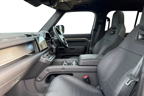  Land Rover Defender 110 4.4P V8 MHEV OCTA Auto 4WD Euro 6 (s/s) 5dr Thumbnail #4