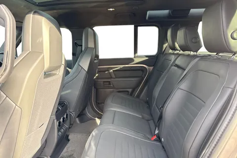  Land Rover Defender 110 4.4P V8 MHEV OCTA Auto 4WD Euro 6 (s/s) 5dr Thumbnail #5