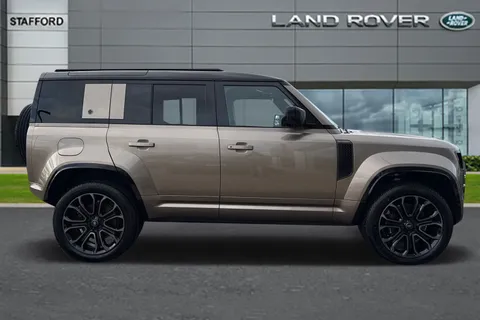  Land Rover Defender 110 4.4P V8 MHEV OCTA Auto 4WD Euro 6 (s/s) 5dr Thumbnail #6