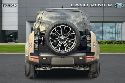 Land Rover Defender 110 4.4P V8 MHEV OCTA Auto 4WD Euro 6 (s/s) 5dr Thumbnail #7