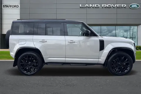  Land Rover Defender 110 4.4 P635 V8 MHEV OCTA Auto 4WD Euro 6 (s/s) 5dr Thumbnail #6
