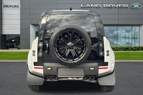  Land Rover Defender 110 4.4 P635 V8 MHEV OCTA Auto 4WD Euro 6 (s/s) 5dr Thumbnail #7