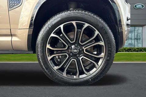  Land Rover Defender 110 4.4P V8 MHEV OCTA Auto 4WD Euro 6 (s/s) 5dr Thumbnail #9