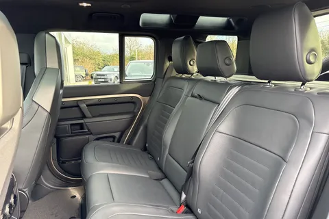  Land Rover Defender 110 4.4P V8 MHEV OCTA Auto 4WD Euro 6 (s/s) 5dr Thumbnail #14