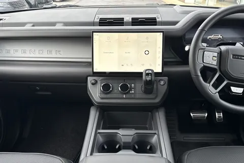  Land Rover Defender 110 4.4 P635 V8 MHEV OCTA Auto 4WD Euro 6 (s/s) 5dr Thumbnail #15