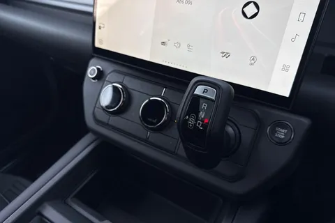  Land Rover Defender 110 4.4 P635 V8 MHEV OCTA Auto 4WD Euro 6 (s/s) 5dr Thumbnail #17