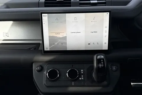  Land Rover Defender 110 4.4P V8 MHEV OCTA Auto 4WD Euro 6 (s/s) 5dr Thumbnail #21