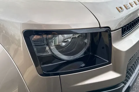  Land Rover Defender 110 4.4P V8 MHEV OCTA Auto 4WD Euro 6 (s/s) 5dr Thumbnail #22