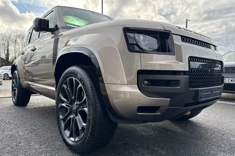  Land Rover Defender 110 4.4P V8 MHEV OCTA Auto 4WD Euro 6 (s/s) 5dr Thumbnail #24