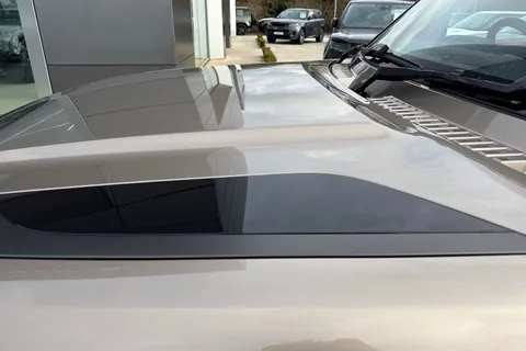  Land Rover Defender 110 4.4P V8 MHEV OCTA Auto 4WD Euro 6 (s/s) 5dr Thumbnail #25