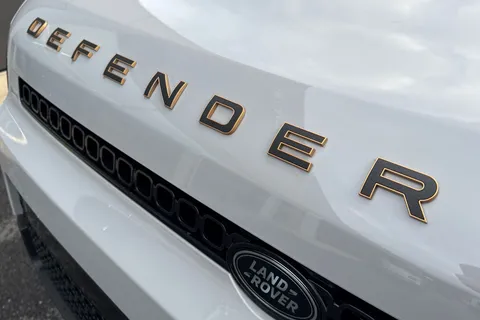  Land Rover Defender 110 4.4 P635 V8 MHEV OCTA Auto 4WD Euro 6 (s/s) 5dr Thumbnail #25