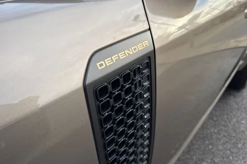  Land Rover Defender 110 4.4P V8 MHEV OCTA Auto 4WD Euro 6 (s/s) 5dr Thumbnail #27