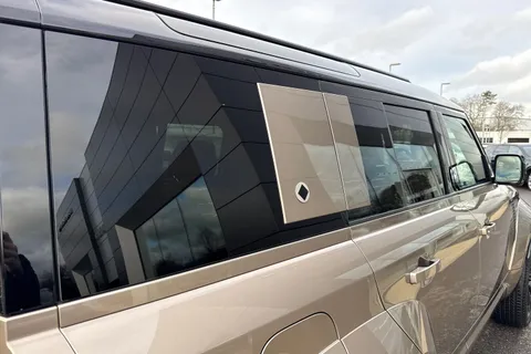  Land Rover Defender 110 4.4P V8 MHEV OCTA Auto 4WD Euro 6 (s/s) 5dr Thumbnail #28