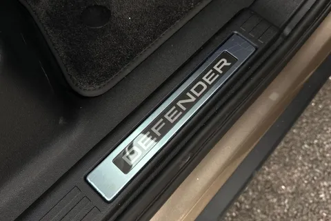  Land Rover Defender 110 4.4P V8 MHEV OCTA Auto 4WD Euro 6 (s/s) 5dr Thumbnail #30