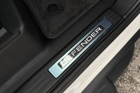  Land Rover Defender 110 4.4 P635 V8 MHEV OCTA Auto 4WD Euro 6 (s/s) 5dr Thumbnail #29