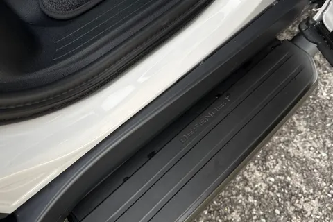  Land Rover Defender 110 4.4 P635 V8 MHEV OCTA Auto 4WD Euro 6 (s/s) 5dr Thumbnail #35