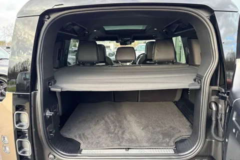  Land Rover Defender 110 4.4P V8 MHEV OCTA Auto 4WD Euro 6 (s/s) 5dr Thumbnail #37