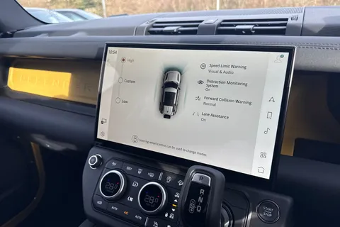  Land Rover Defender 110 3.0 D350 MHEV Trophy Edition Deep Sandglow Auto 4WD Euro 6 (s/s) 5dr Thumbnail #37