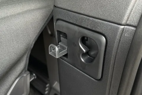  Land Rover Defender 110 4.4P V8 MHEV OCTA Auto 4WD Euro 6 (s/s) 5dr Thumbnail #38