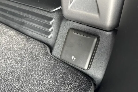  Land Rover Defender 110 4.4P V8 MHEV OCTA Auto 4WD Euro 6 (s/s) 5dr Thumbnail #39